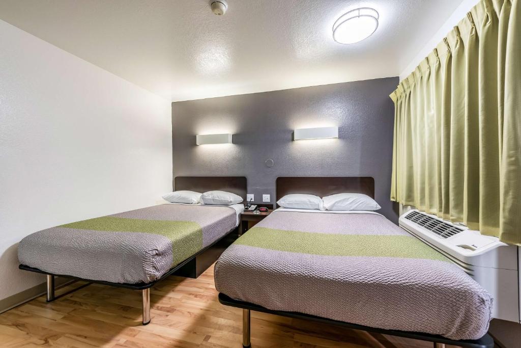 Studio 6-Monroe, LA - Hwy 165 - Deluxe Viervoudige Kamer - Niet -roken