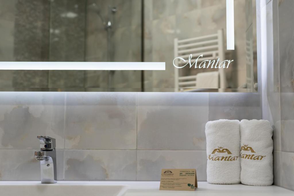 Koupelna v ubytování Mantar Spa Hotel