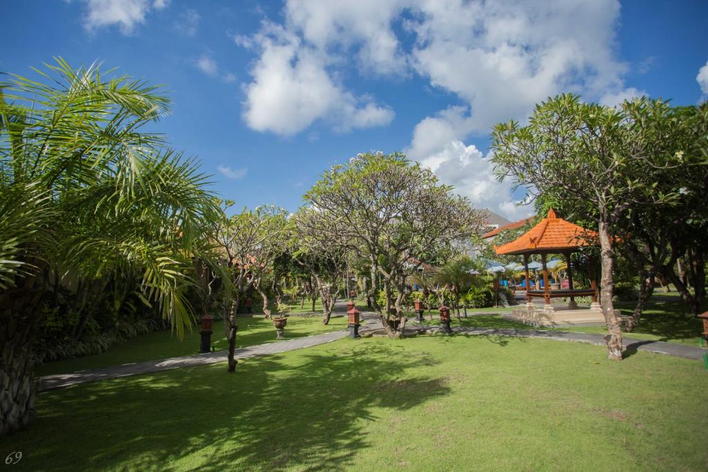 Zahrada ubytování Kuta Puri Bungalows, Villas and Resort