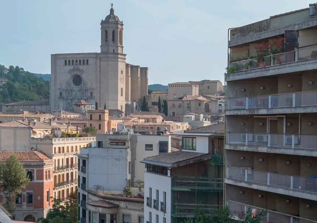 Nespecifikovaný výhled na destinaci Girona nebo výhled na město při pohledu z hotelu