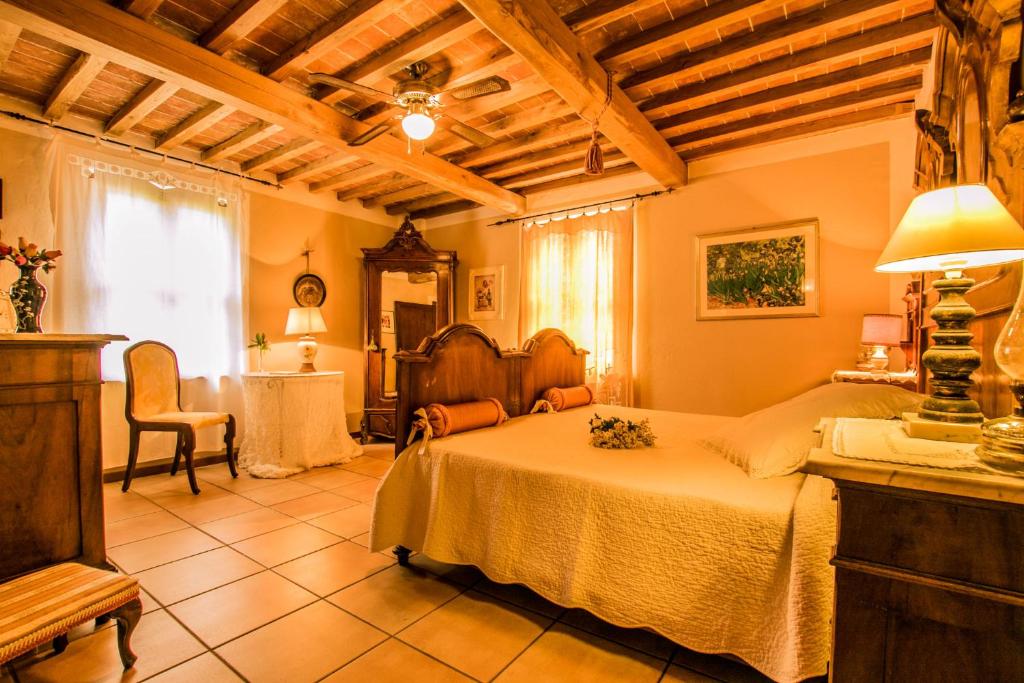 A seating area at Podere Biagio