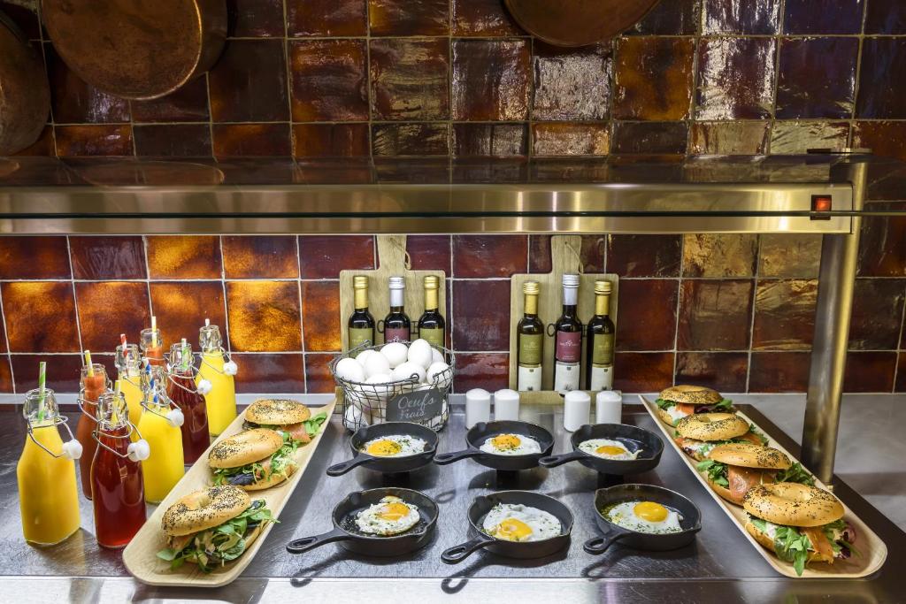 Boutique Hotel H10 Villa de la Reina - Resim 31