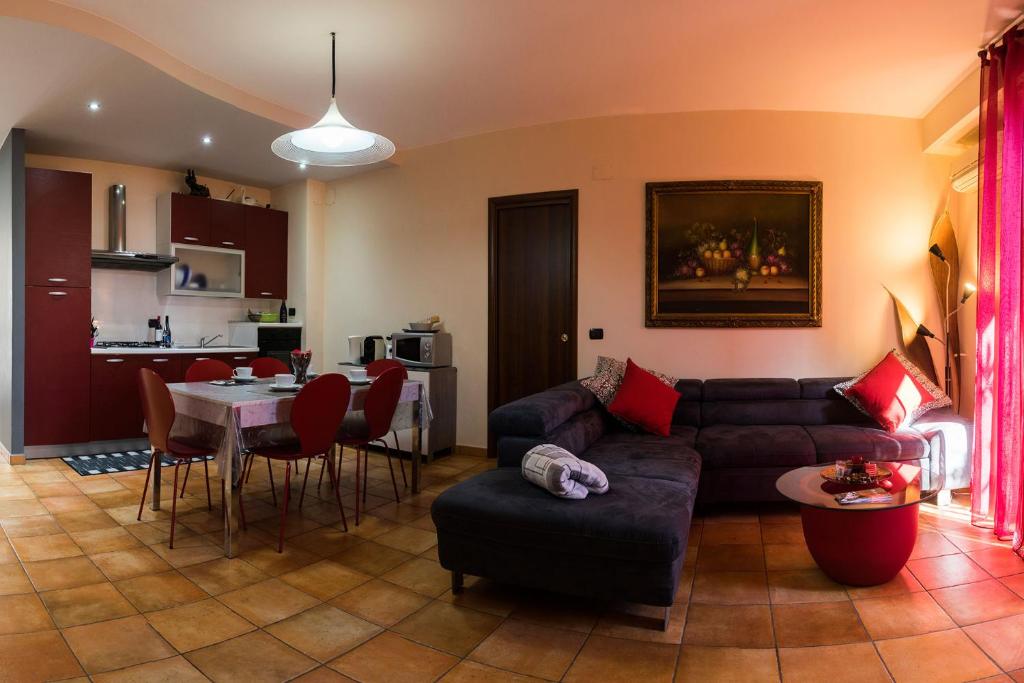 Kuchyň nebo kuchyňský kout v ubytování House Etna View