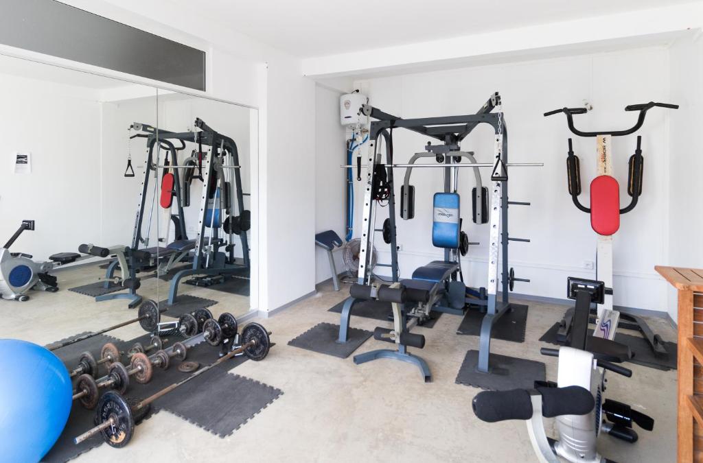 Fitness centrum a/nebo fitness zařízení v ubytování Au Citron Vert Hébergements