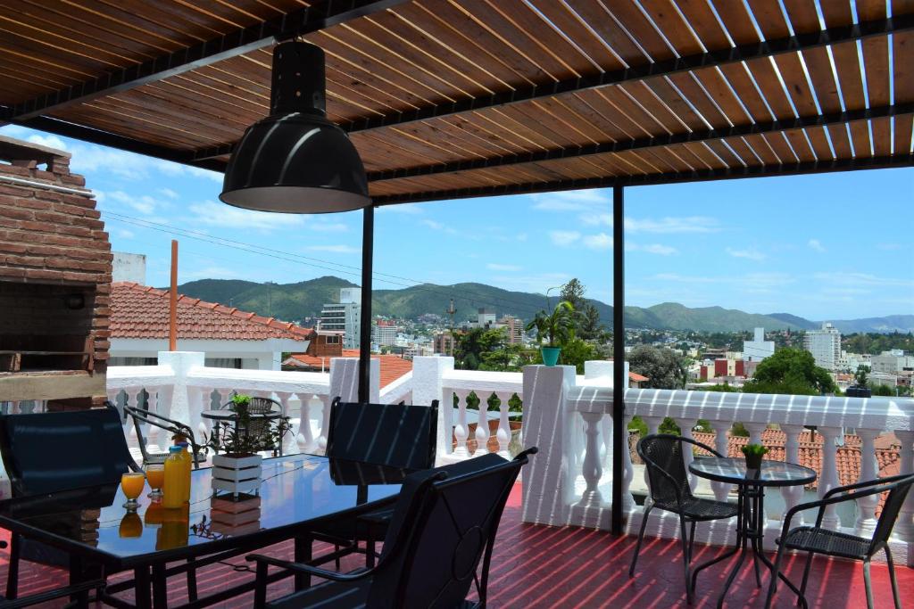 Nespecifikovaný výhled na hory nebo výhled na hory při pohledu z aparthotelu