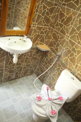 Koupelna v ubytování Ombak Homestay
