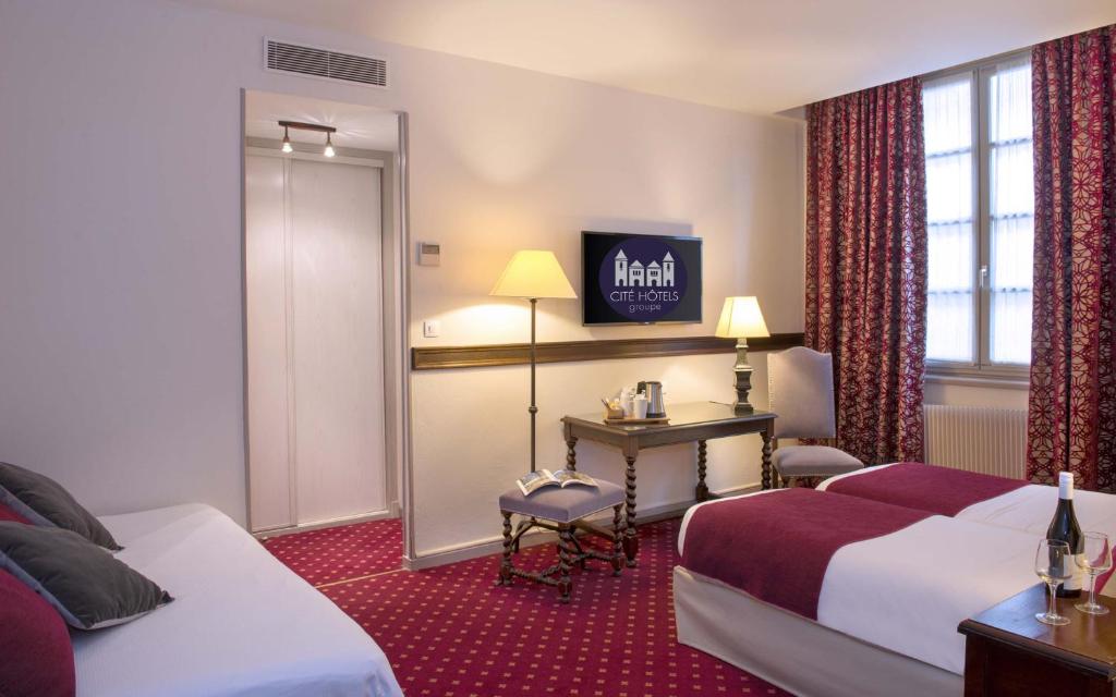 Hôtel Le Donjon - Cœur de La Cité Médiévale - Chambre Lits Jumeaux Supérieure
