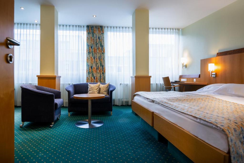 Kronenhotel - Resim 37