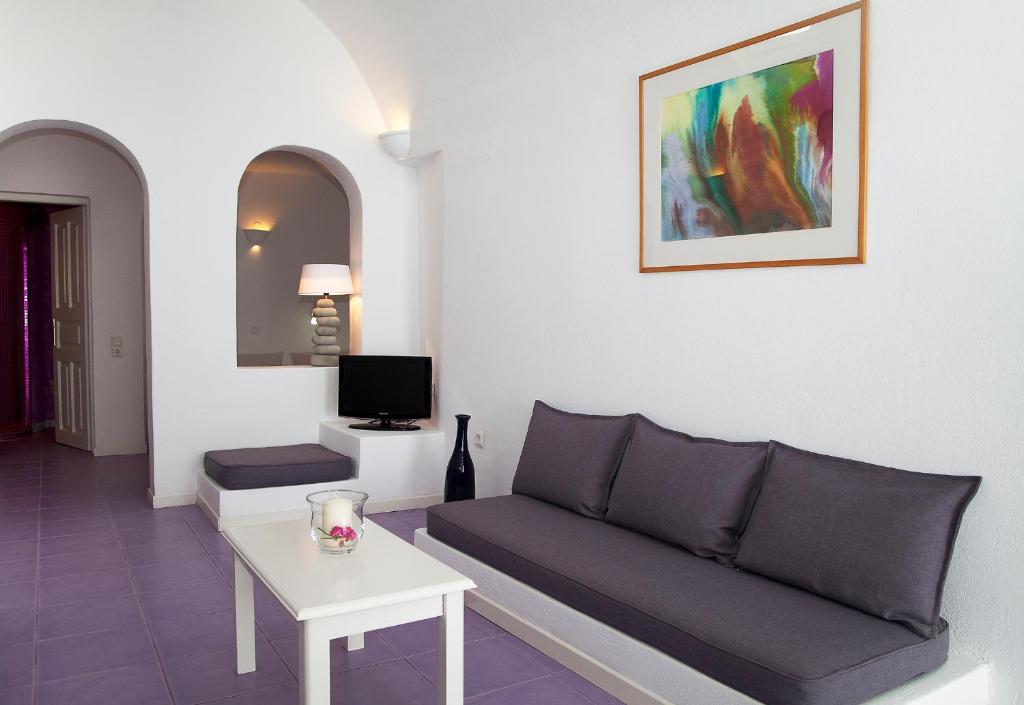Telewizja i/lub zestaw kina domowego w obiekcie Whitedeck Santorini