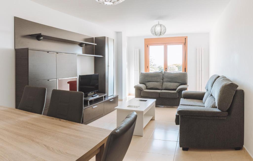 APARTAMENTOS CASAS NOVAS - Apartamento De Tres Habitaciones