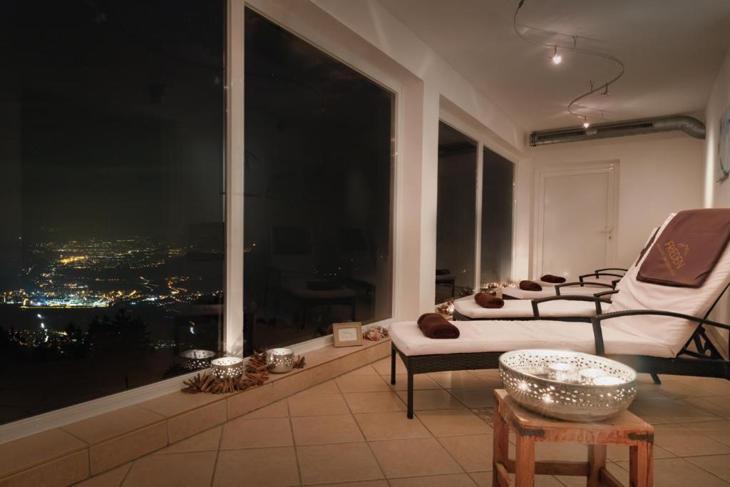 Posezení v ubytování Frieden DAS Alpine Panorama Hotel