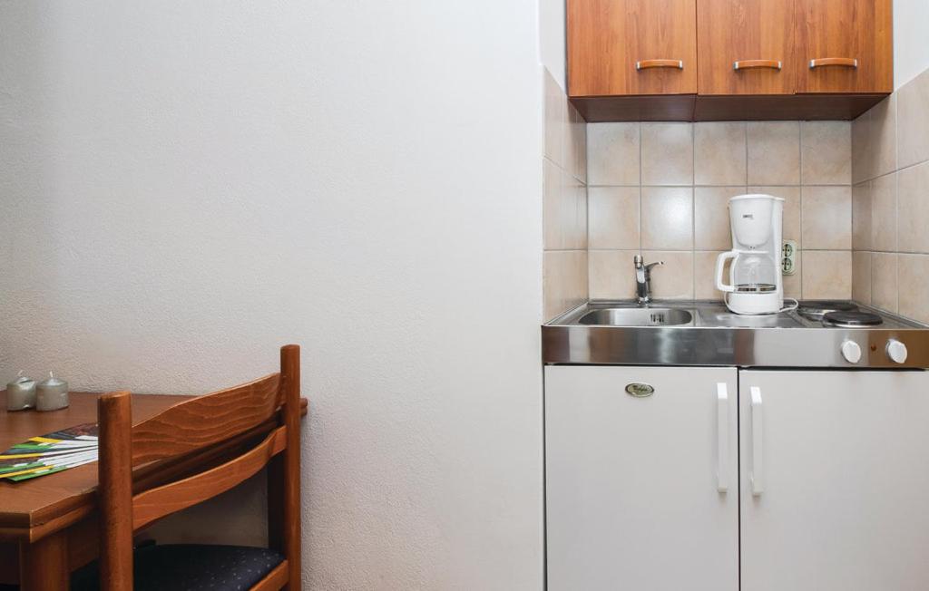 Sunrise Studio Apartments 3