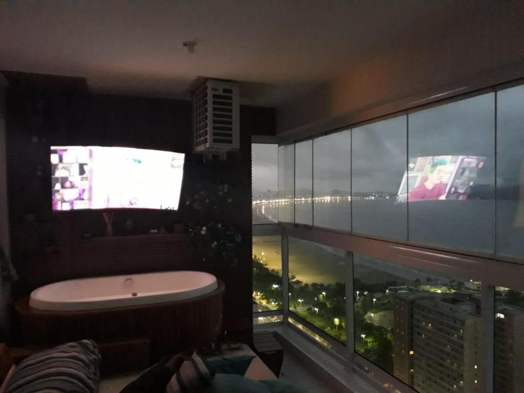  Amplo e Confortável Apartamento em Santos