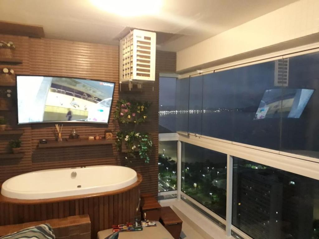  Amplo e Confortável Apartamento em Santos