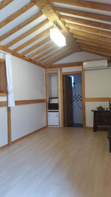 Fotografie z fotogalerie ubytování Jeongga Hanok v destinaci Čondžu