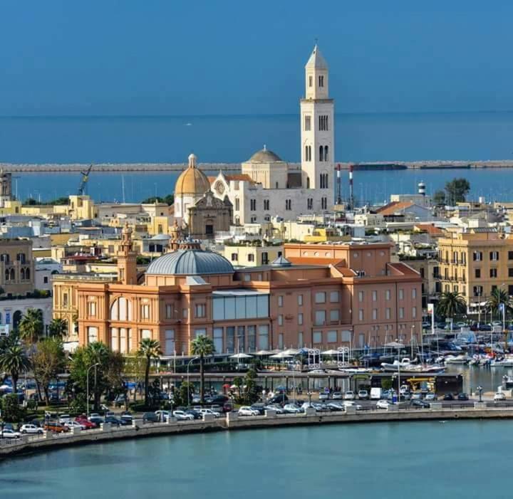 Výhľad na mesto Bari alebo výhľad na mesto priamo z apartmánu