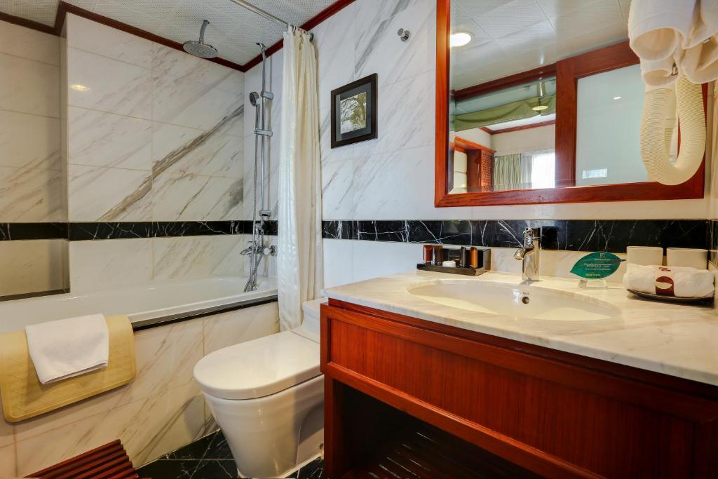 Phòng Deluxe Giường Đôi/2 Giường Đơn Nhìn Ra Thành Phố