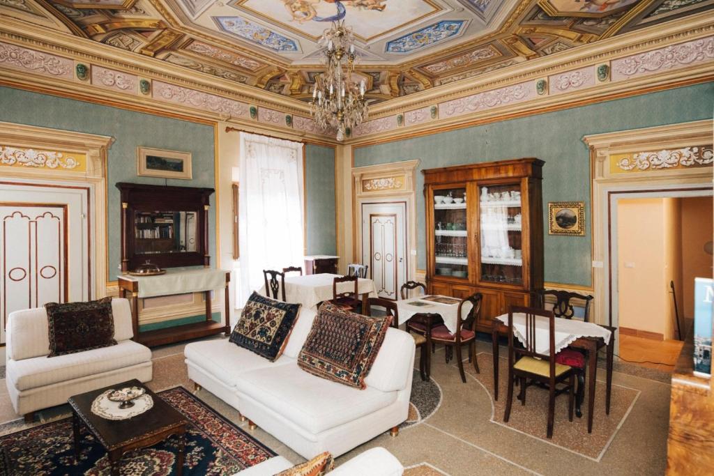 Część wypoczynkowa w obiekcie Villa Moris bed and breakfast