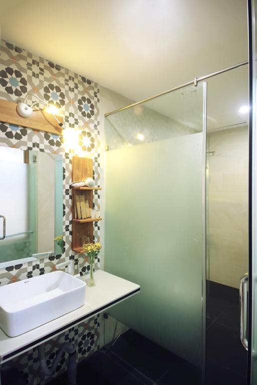 Koupelna v ubytování Cavilla Boutique Hotel & Apartment Da Nang