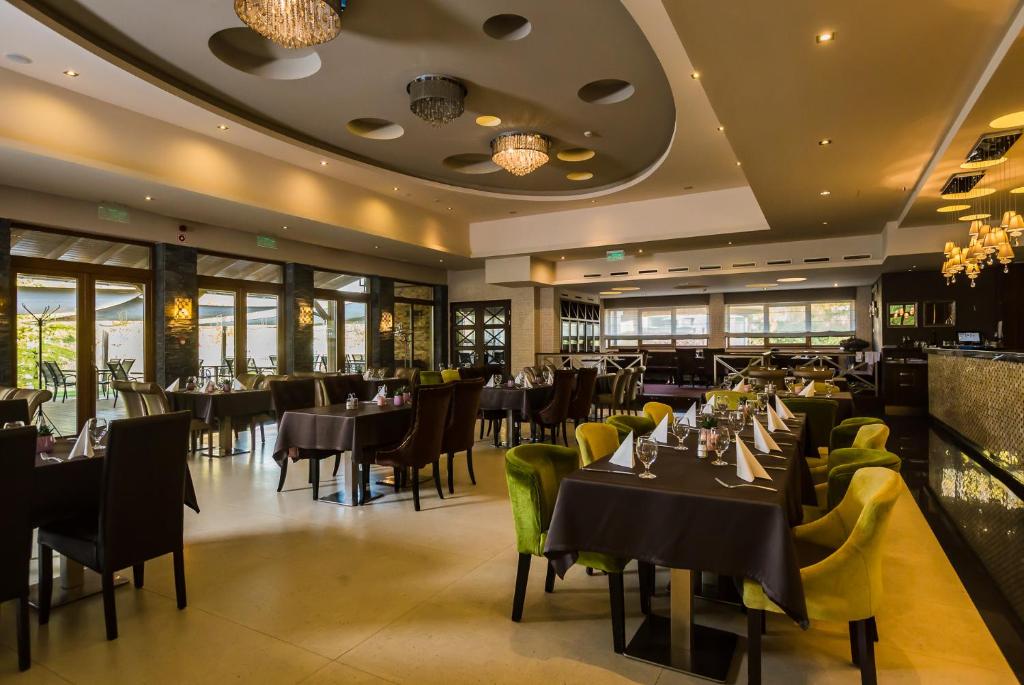 Restaurace v ubytování Duna Garden Hotel