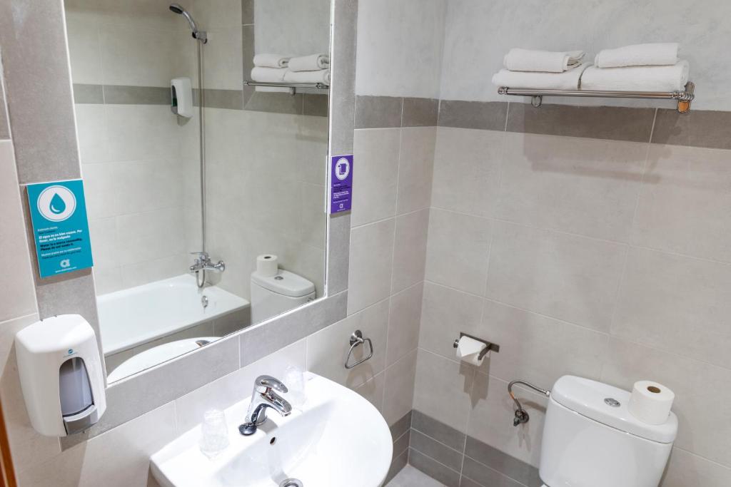 Koupelna v ubytování Hotel Alda Centro Palencia