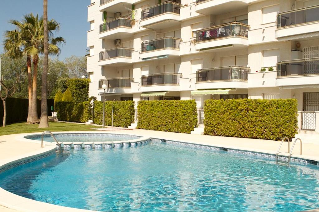 Bazén v ubytování Somni Cambrils nebo v jeho okolí