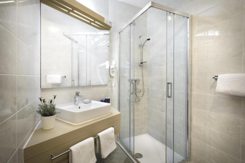 Apartment ACI Marina CRES - Apartment With Sea View