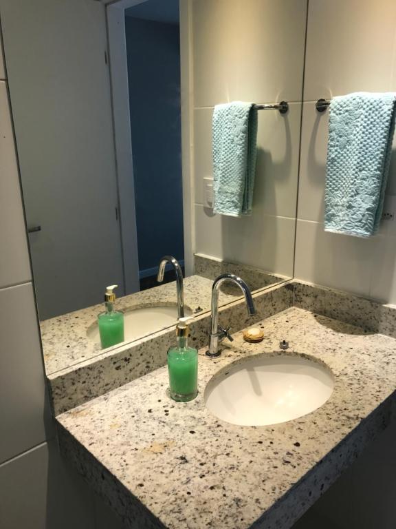  LUXUOSO APARTAMENTO BARRA ONDINA Beira MAR