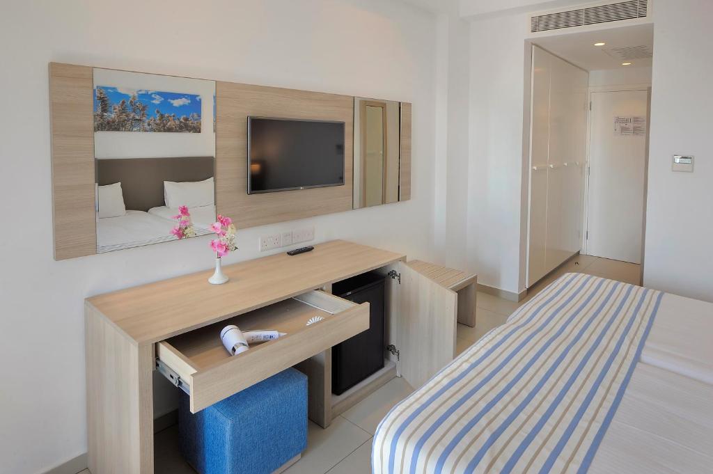 Nissiana Hotel & Bungalows - Superior Room With Inland View