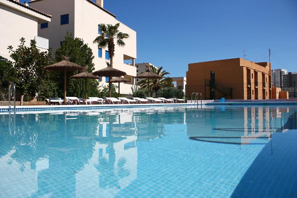 Piscina a Hotel Jardín o a prop