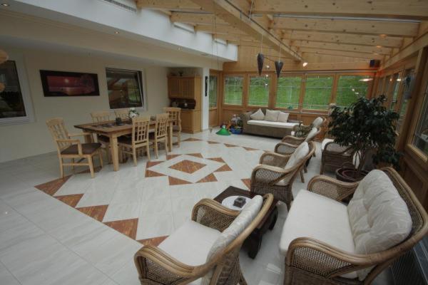 Posezení v ubytování Gästehaus Waldruh