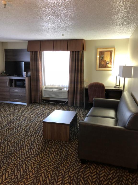 Baymont by Wyndham Oklahoma City Airport photo