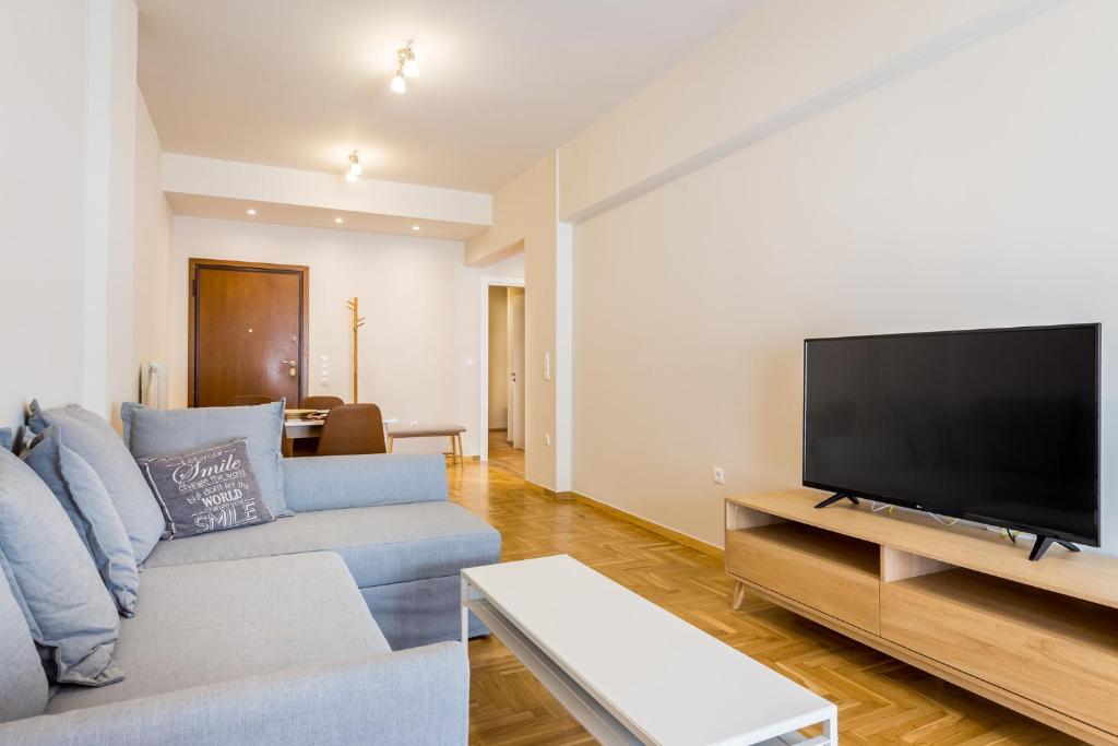 2 bedroom apartment near the Metro