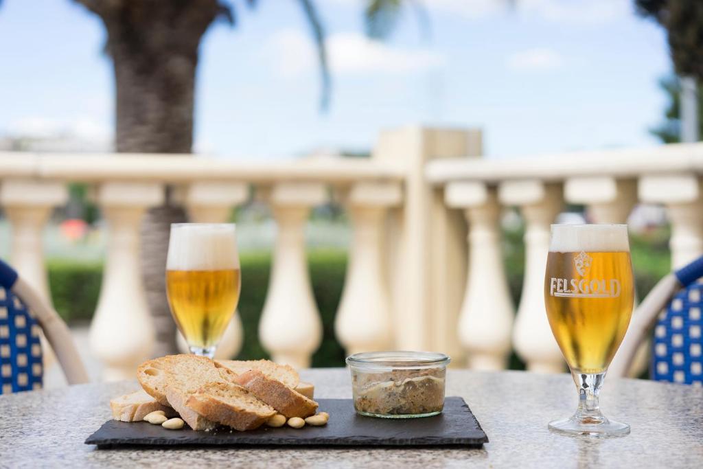 Bebidas en The Originals City, Hôtel Le Puech, Narbonne