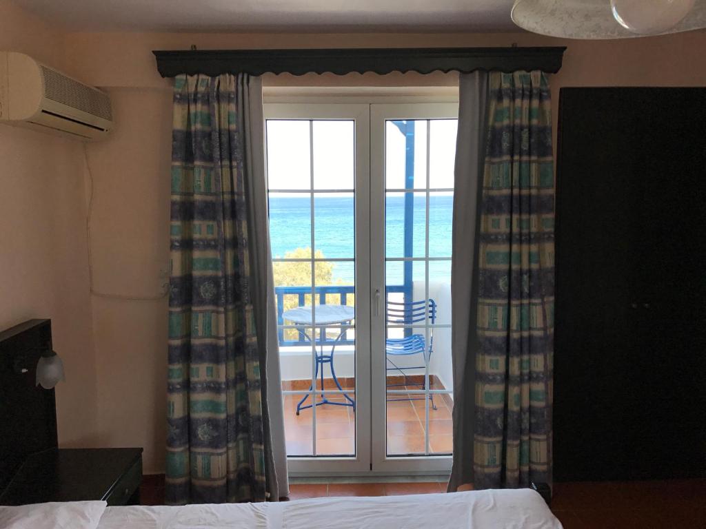 Nespecifikovaný výhled na moře nebo výhled na moře při pohledu z aparthotelu