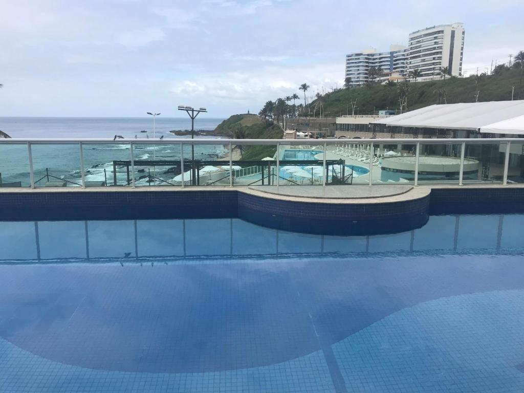  LUXUOSO APARTAMENTO BARRA ONDINA Beira MAR