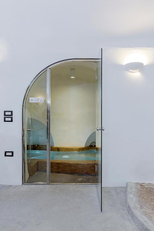 Foto de la galeria de Alluvial Santorini Suites a Mesariá