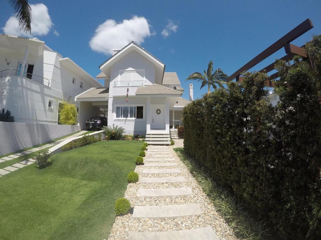  Casa 4 suites Jurere Internacional