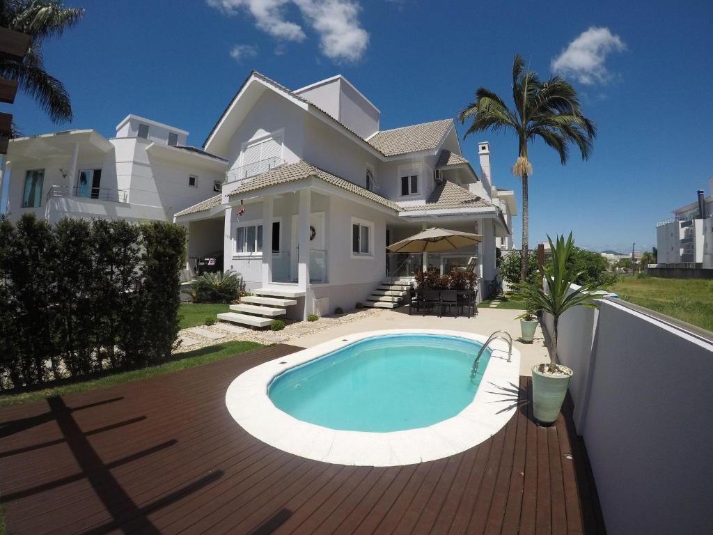  Casa 4 suites Jurere Internacional