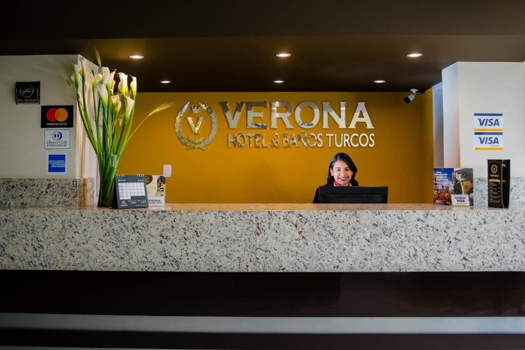 הלובי או אזור הקבלה ב-Verona Hotel Baños Turcos