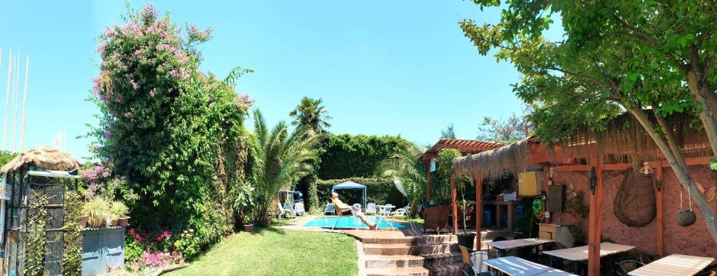 A piscina localizada em Hotel de Talca ou nos arredores