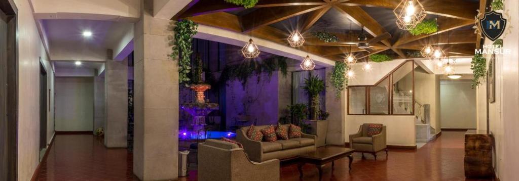 Posezení v ubytování Hotel Mansur Business & Leisure