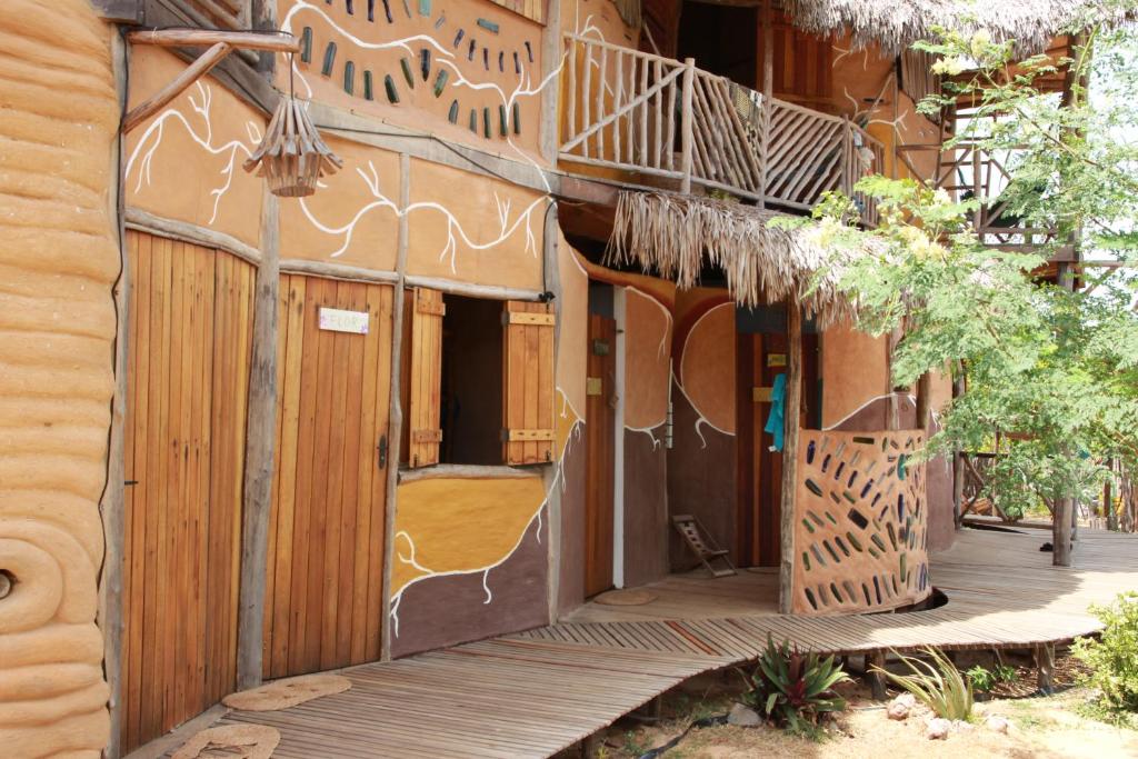 Raízes Eco Hostelにあるバルコニーまたはテラス
