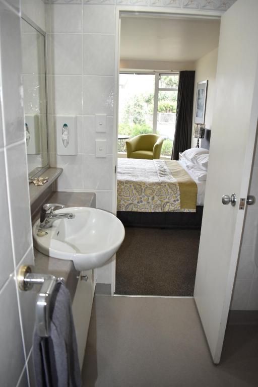 Baywatch Motor Inn - Resim 29