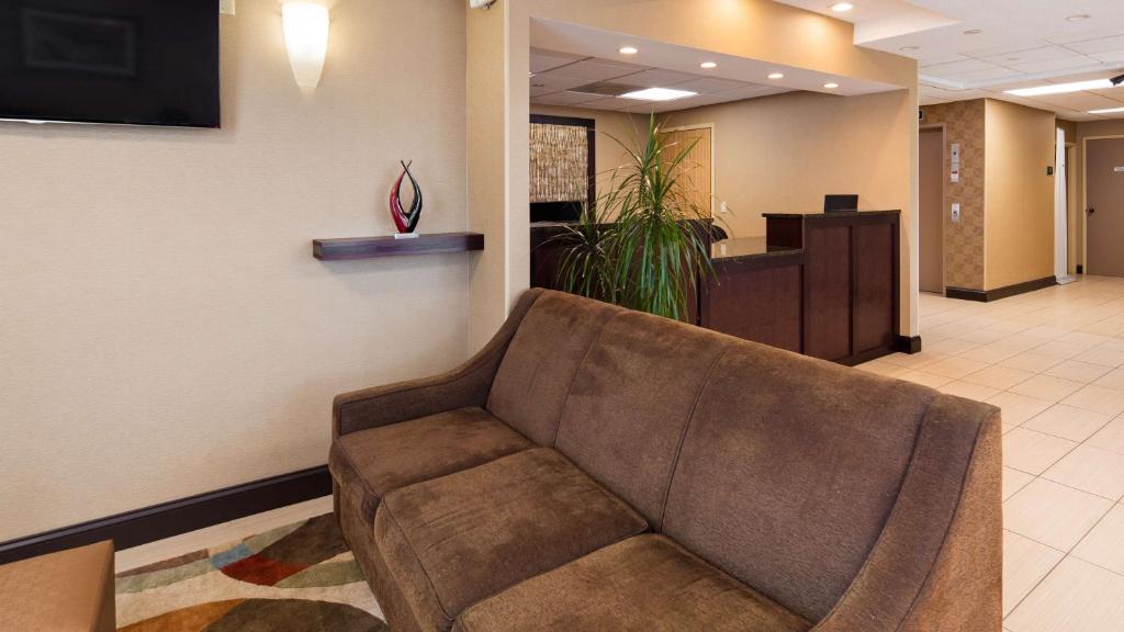 Best Western Springfield West Inn photo