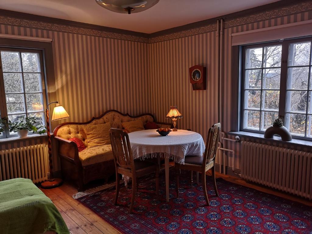 Stockholm B&B Cottage - 带私人外部浴室的双人间