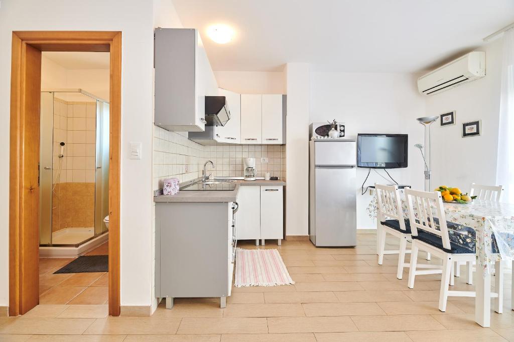 Apartments Nina - 12