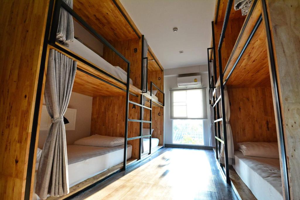 
Bed in 8-Bed Mixed Dormitory Room
