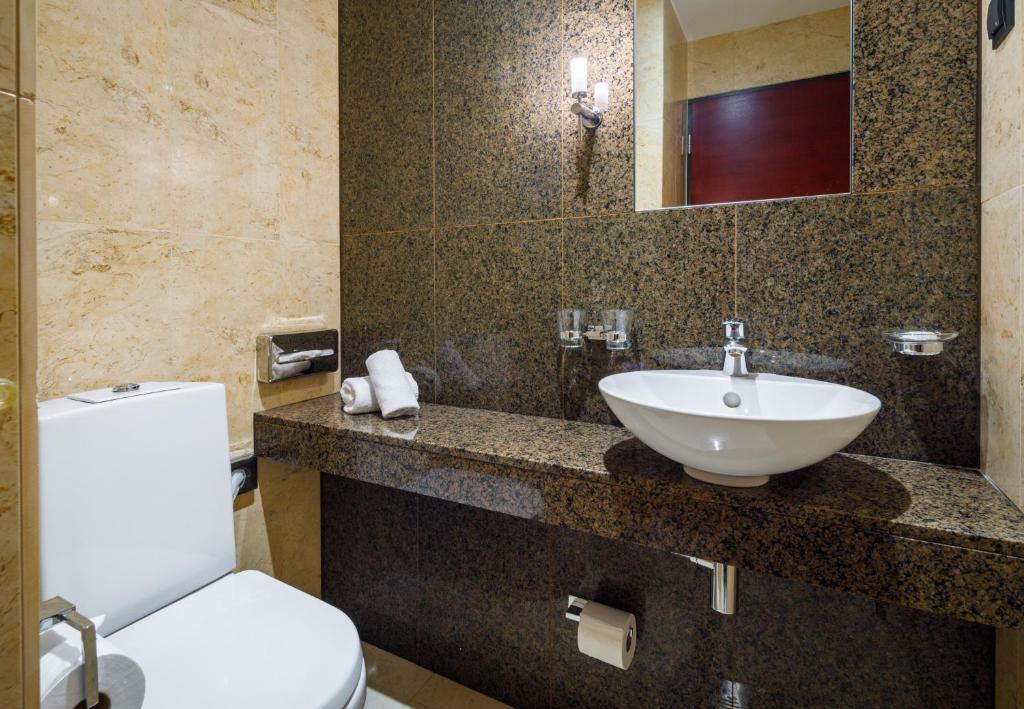 Koupelna v ubytování Meresuu Spa & Hotel