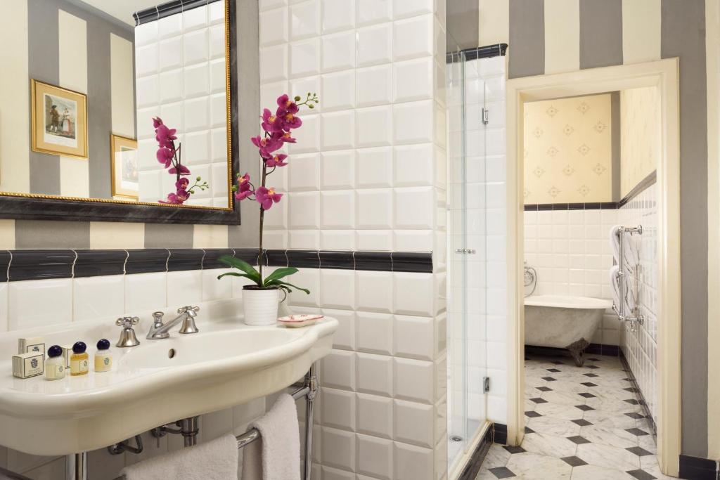 Palazzo Niccolini al Duomo Residenza D'Epoca - Resim 30